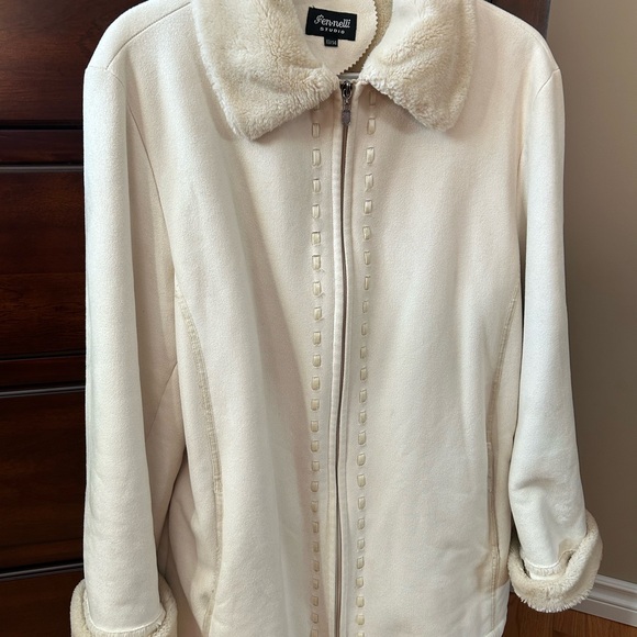 Women's Cream Winter Jacket - Picture 1 of 8